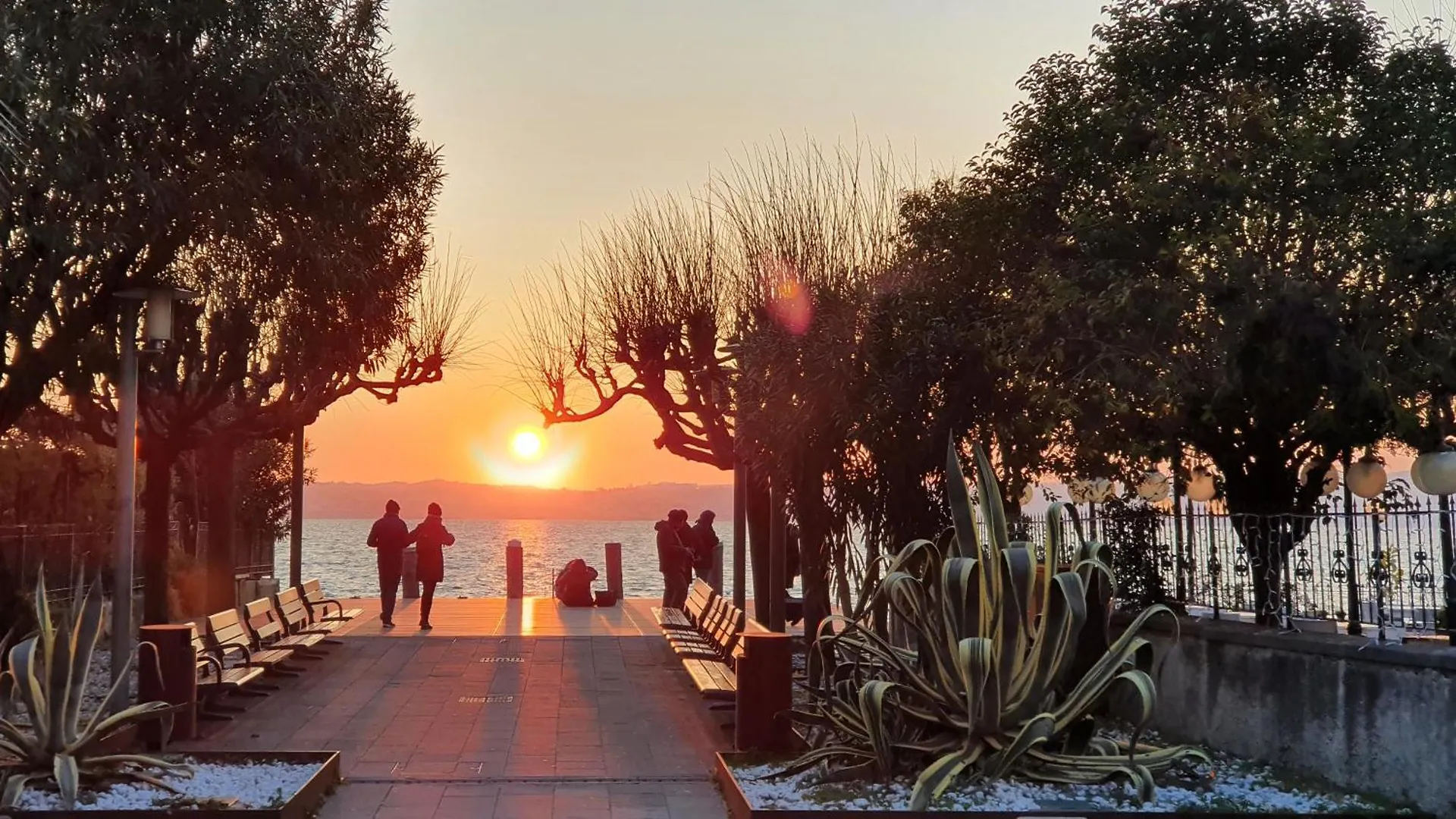 Sirmione4U - Domus By The Castle Apartment